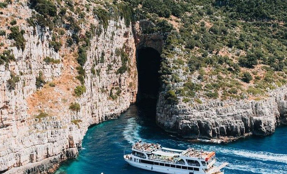 Boat Trip to the Blue Cave & Grama Bay_